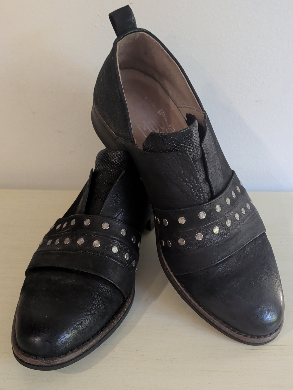 Miz Mooz Studded Black Leather Loafers Slip-On Shoes Size 38